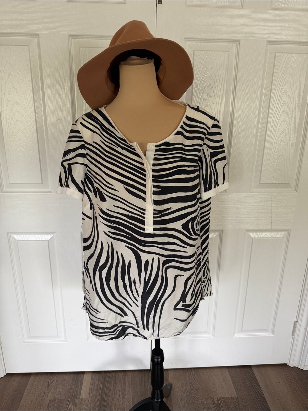 Lafayette 148 New York Black and White Zebra Print Short Sleeve Top